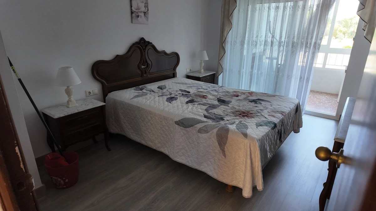 For sale - 3 Bedroom 2 Bathroom Apartment in Punta Prima - Punta Prima  - Alicante
