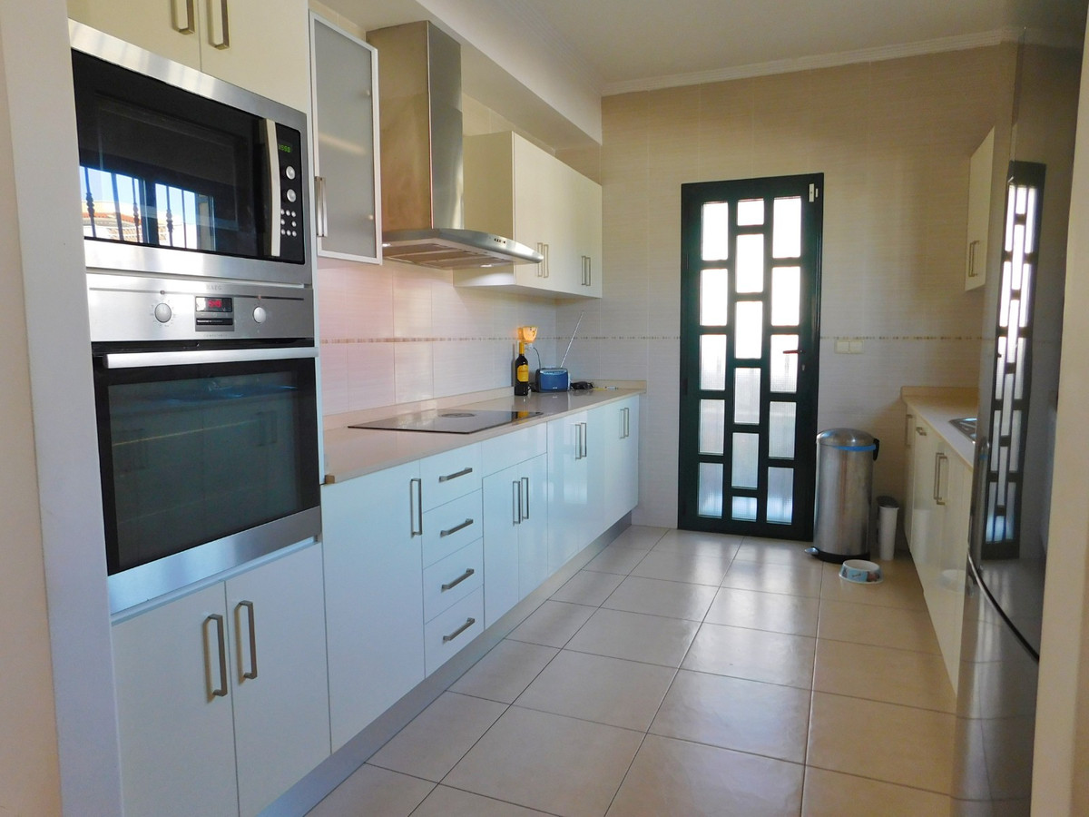For sale - 4 Bedroom 2 Bathroom House - Detached Villa in Rojales - Ciudad Quesada  - Alicante