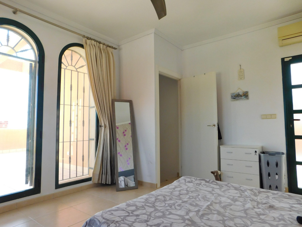 For sale - 4 Bedroom 2 Bathroom House - Detached Villa in Rojales - Ciudad Quesada  - Alicante