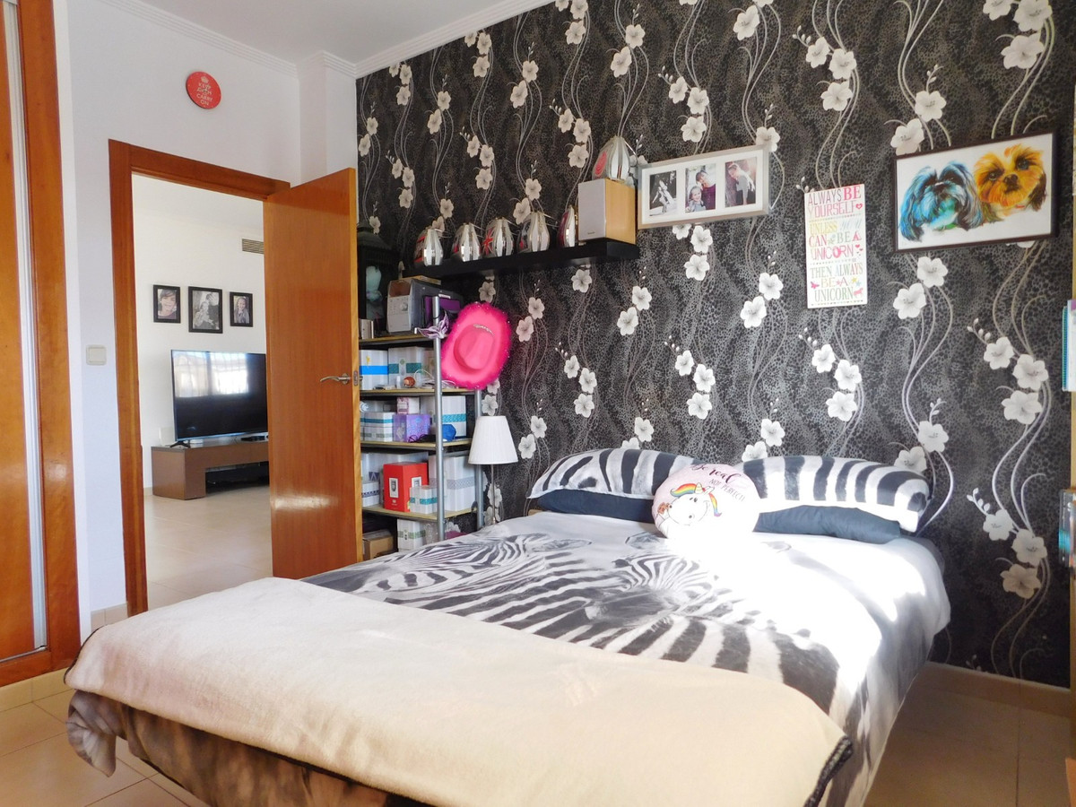 For sale - 4 Bedroom 2 Bathroom House - Detached Villa in Rojales - Ciudad Quesada  - Alicante