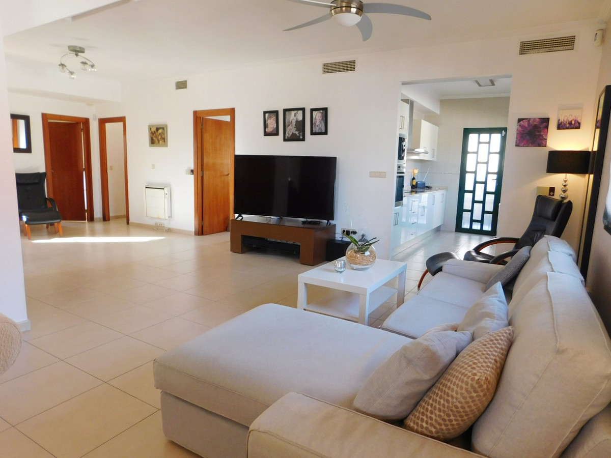 For sale - 4 Bedroom 2 Bathroom House - Detached Villa in Rojales - Ciudad Quesada  - Alicante