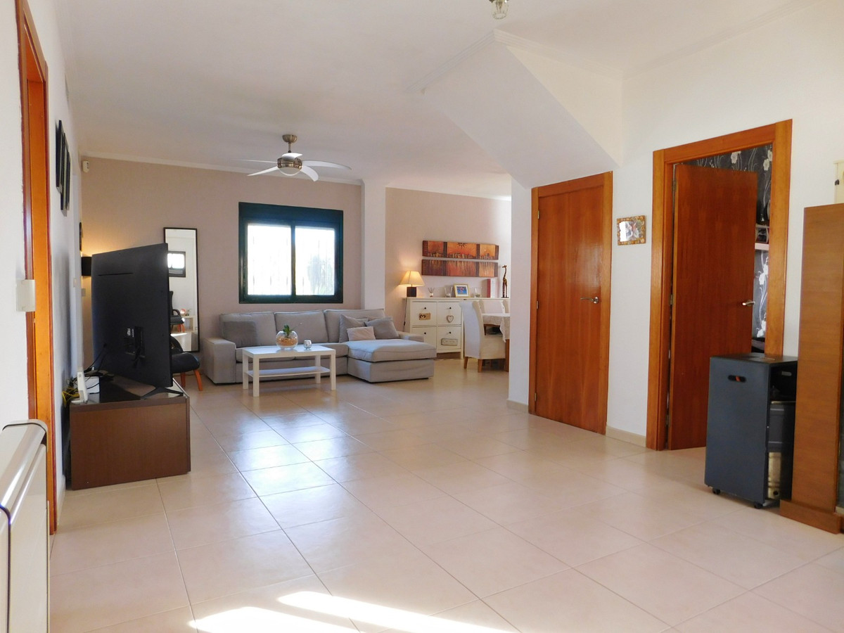 For sale - 4 Bedroom 2 Bathroom House - Detached Villa in Rojales - Ciudad Quesada  - Alicante