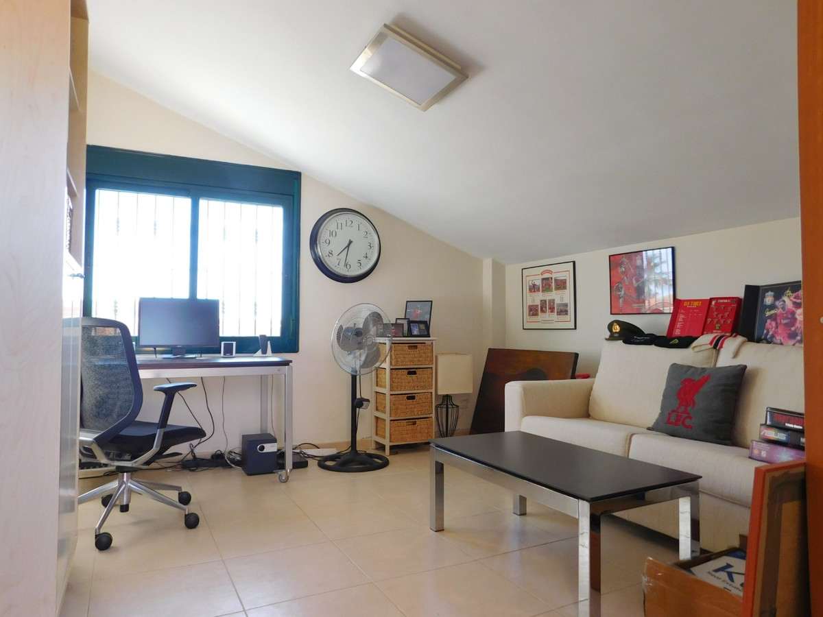 For sale - 4 Bedroom 2 Bathroom House - Detached Villa in Rojales - Ciudad Quesada  - Alicante