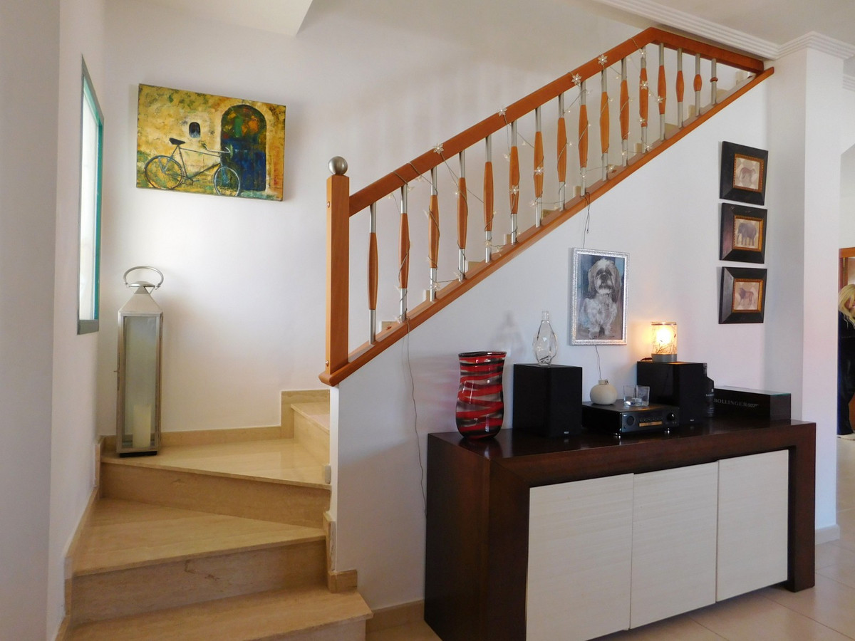 For sale - 4 Bedroom 2 Bathroom House - Detached Villa in Rojales - Ciudad Quesada  - Alicante