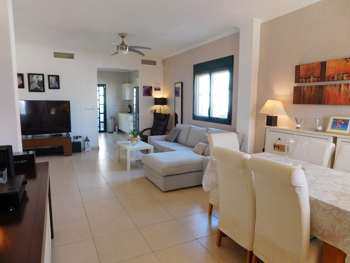 For sale - 4 Bedroom 2 Bathroom House - Detached Villa in Rojales - Ciudad Quesada  - Alicante