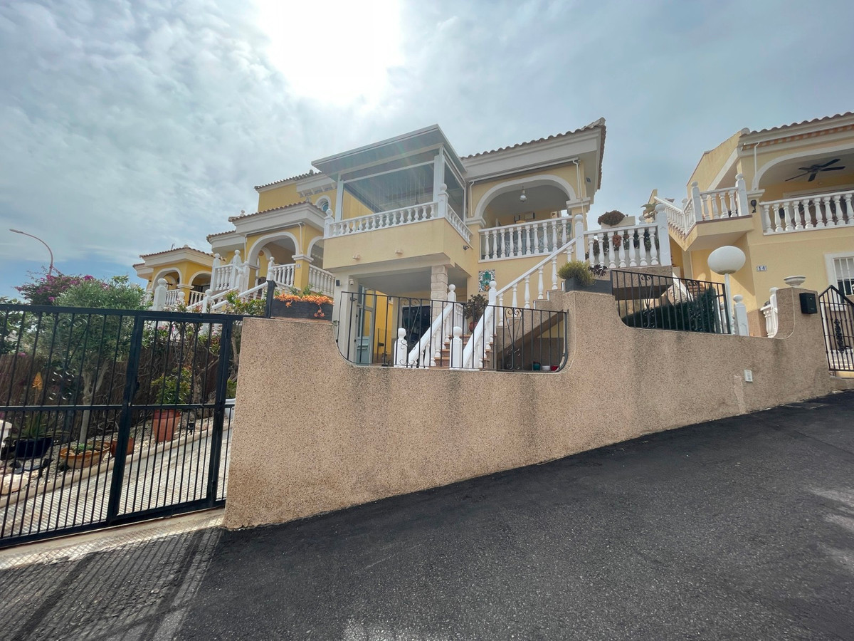 For sale - 3 Bedroom 2 Bathroom House - Detached Villa in San Fulgencio - San Fulgencio Centro  - Alicante