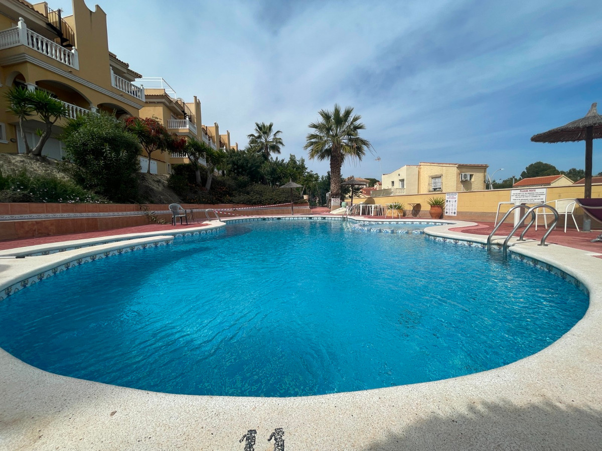 For sale - 3 Bedroom 2 Bathroom House - Detached Villa in San Fulgencio - San Fulgencio Centro  - Alicante