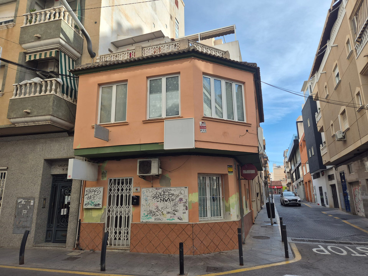 For sale - 2 Bedroom 1 Bathroom House - Townhouse in Torrevieja - Torrevieja Centro  - Alicante