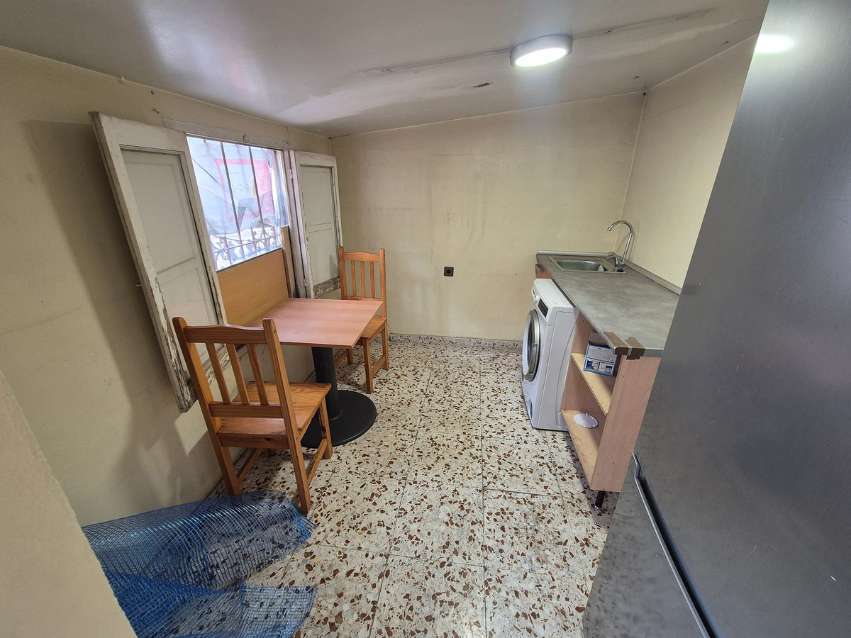 For sale - 2 Bedroom 1 Bathroom House - Townhouse in Torrevieja - Torrevieja Centro  - Alicante