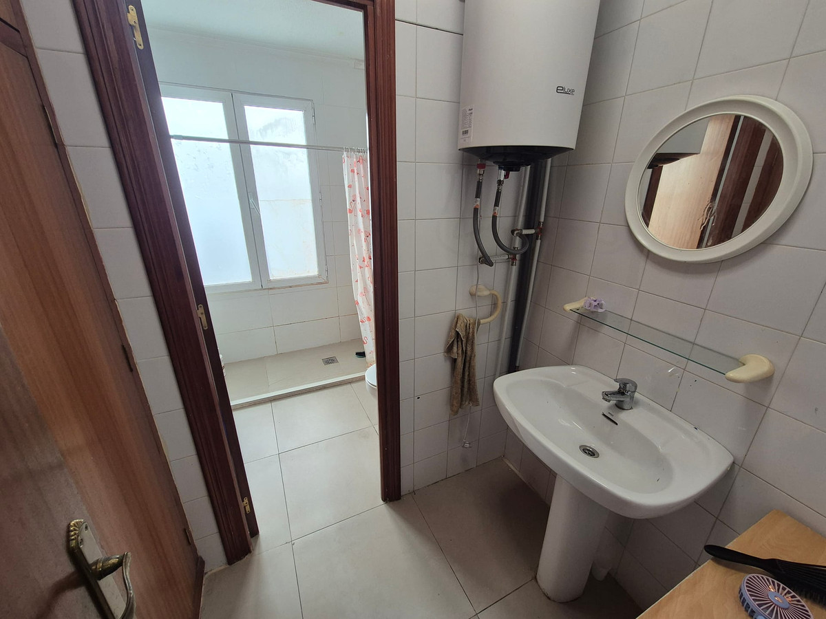 For sale - 2 Bedroom 1 Bathroom House - Townhouse in Torrevieja - Torrevieja Centro  - Alicante