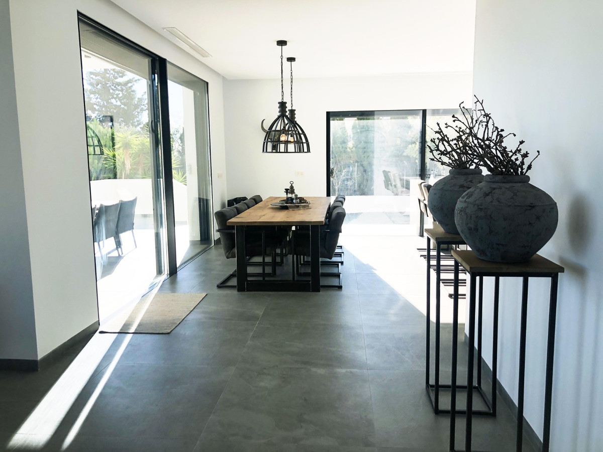 For sale - 6 Bedroom 5 Bathroom House - Detached Villa in Rojales - Ciudad Quesada  - Alicante