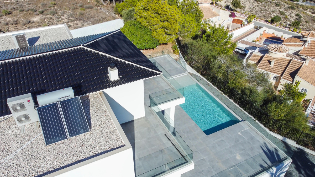 For sale - 6 Bedroom 5 Bathroom House - Detached Villa in Rojales - Ciudad Quesada  - Alicante