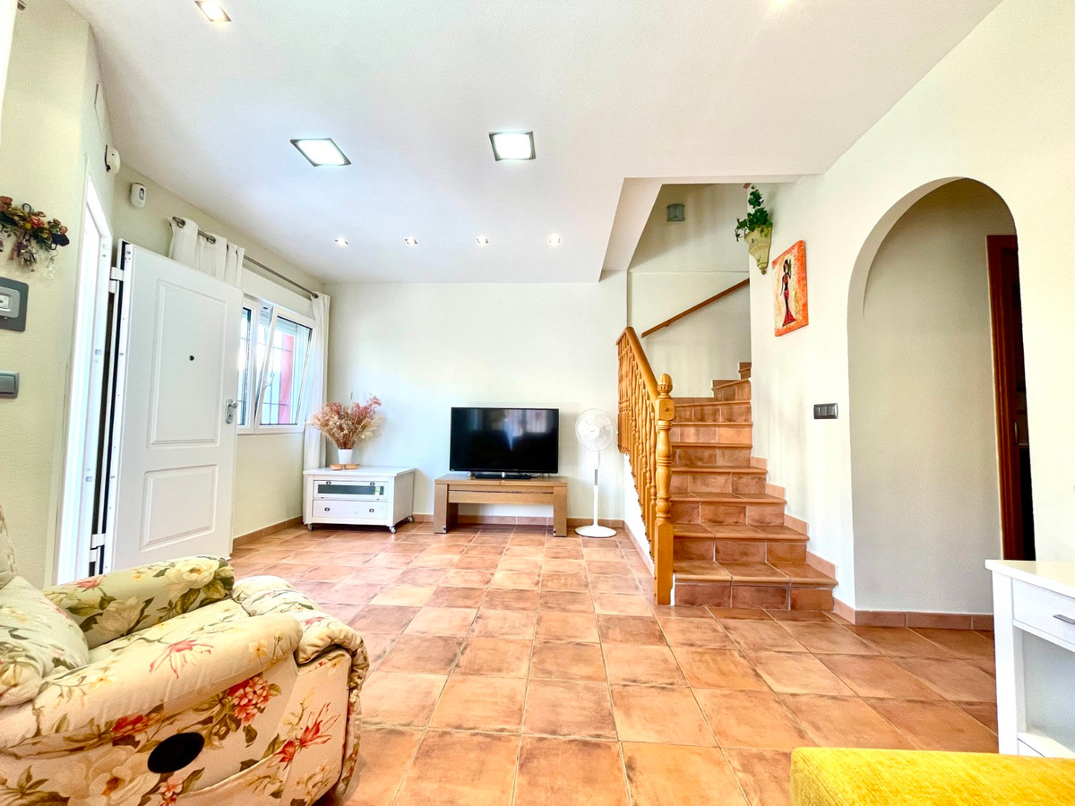 For sale - 4 Bedroom 3 Bathroom House - Townhouse in Pilar de la Horadada - Torre de la Horadada  - Alicante