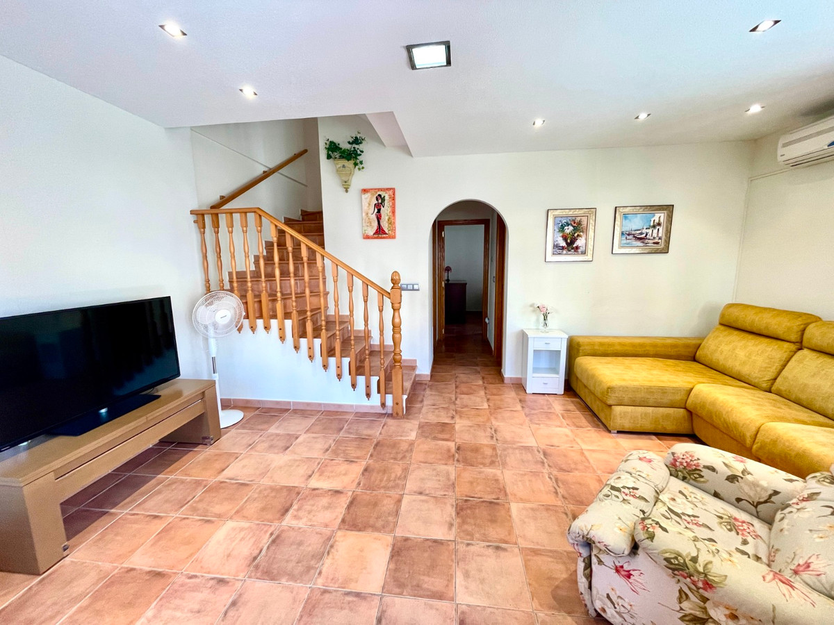 For sale - 4 Bedroom 3 Bathroom House - Townhouse in Pilar de la Horadada - Torre de la Horadada  - Alicante