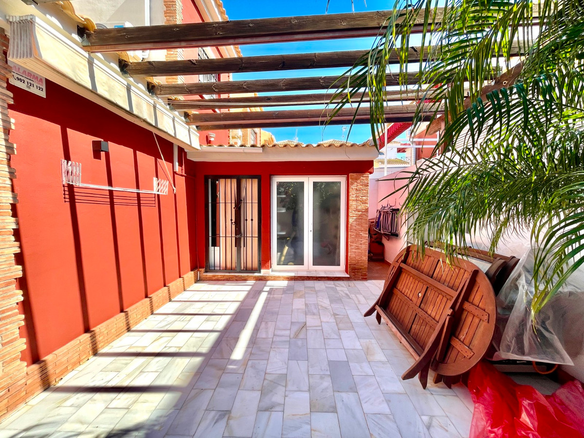 For sale - 4 Bedroom 3 Bathroom House - Townhouse in Pilar de la Horadada - Torre de la Horadada  - Alicante
