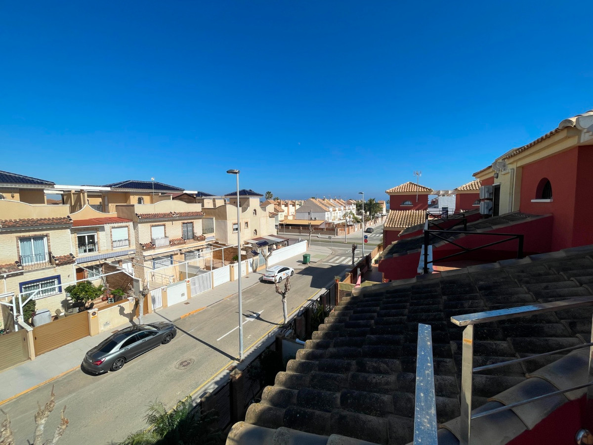 For sale - 4 Bedroom 3 Bathroom House - Townhouse in Pilar de la Horadada - Torre de la Horadada  - Alicante