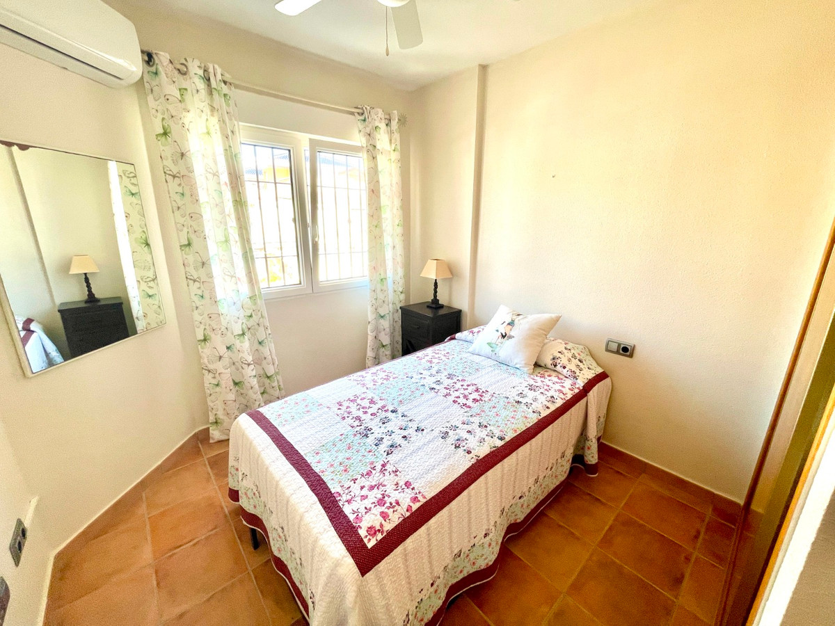 For sale - 4 Bedroom 3 Bathroom House - Townhouse in Pilar de la Horadada - Torre de la Horadada  - Alicante