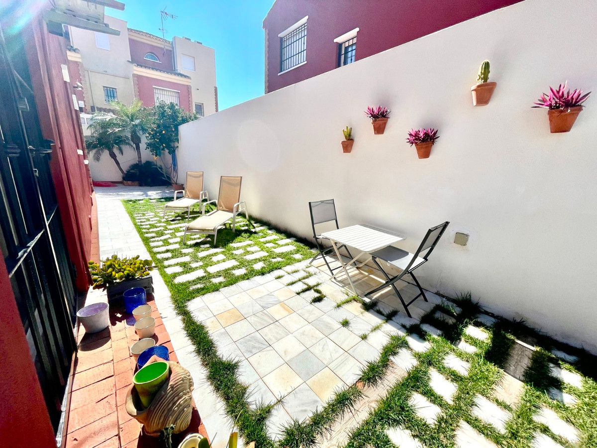 For sale - 4 Bedroom 3 Bathroom House - Townhouse in Pilar de la Horadada - Torre de la Horadada  - Alicante
