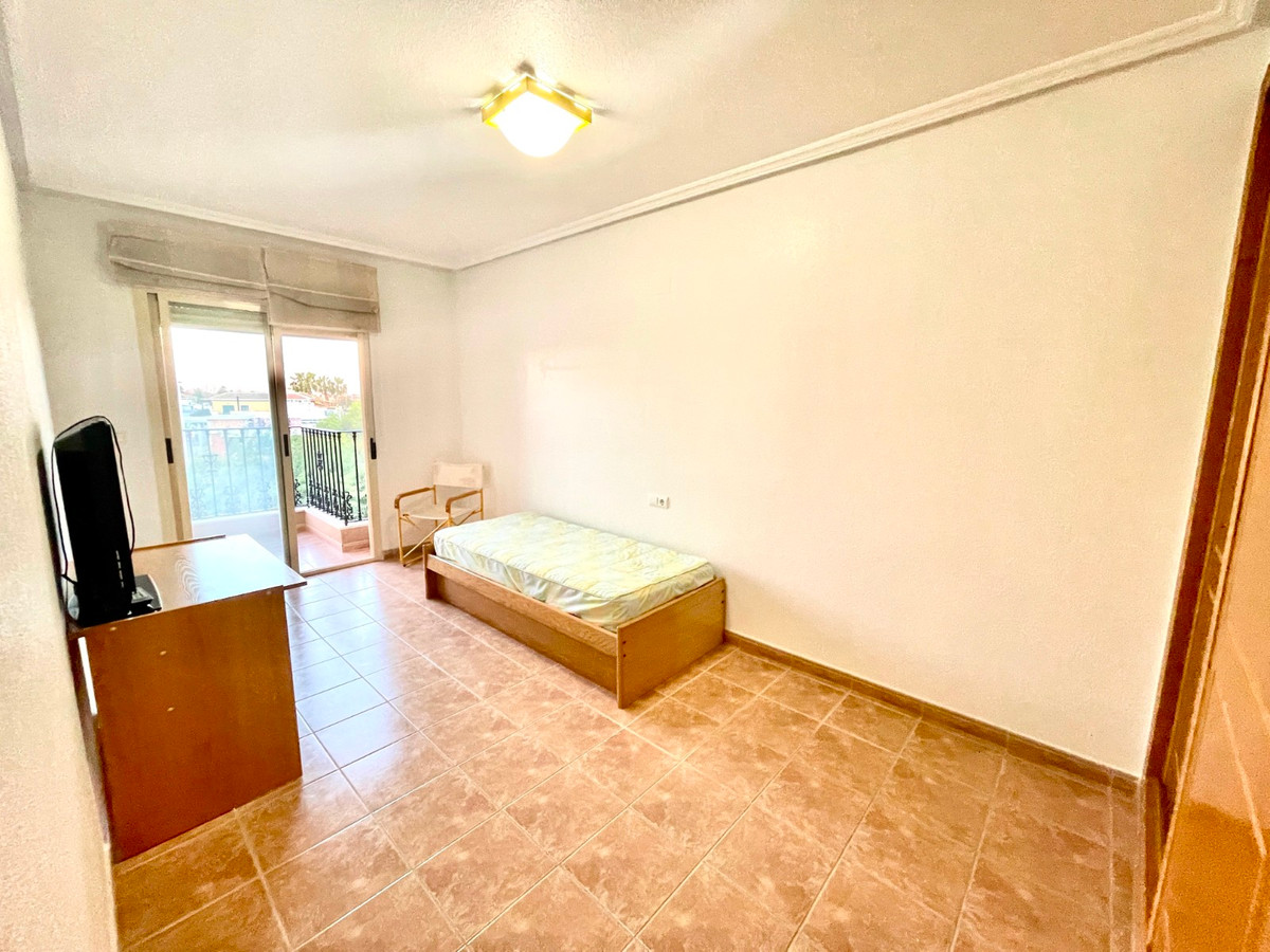 For sale - 3 Bedroom 3 Bathroom House - Detached Villa in Almoradi - Almoradi Centro  - Alicante