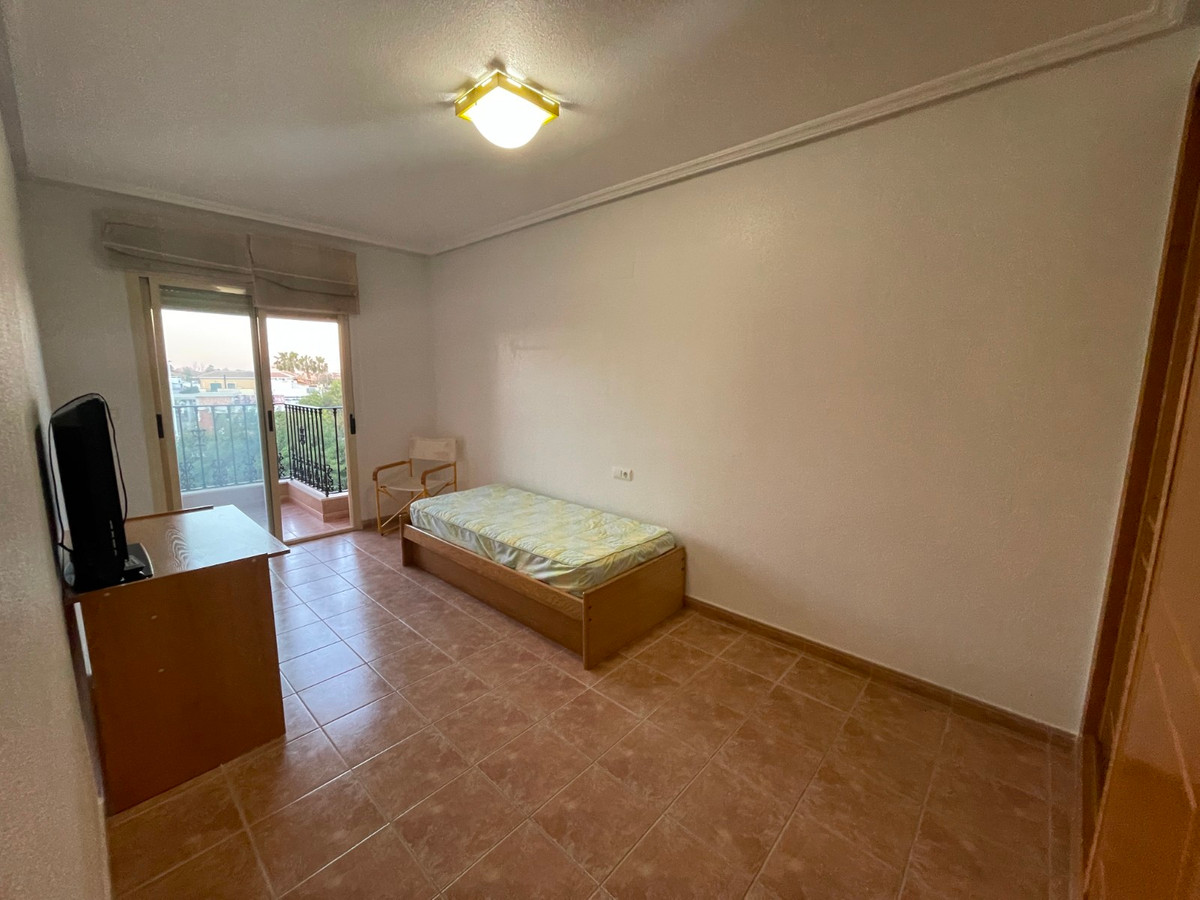 For sale - 3 Bedroom 3 Bathroom House - Detached Villa in Almoradi - Almoradi Centro  - Alicante