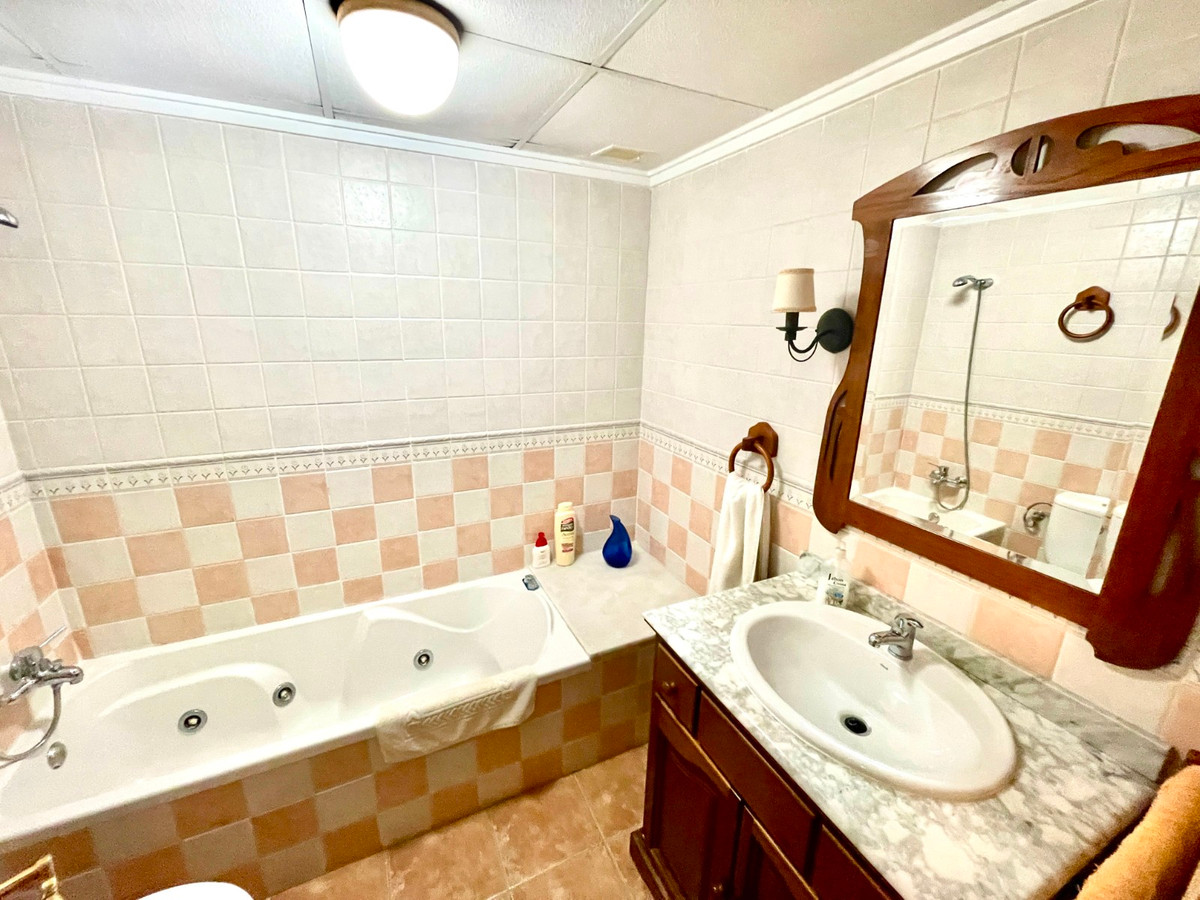 For sale - 3 Bedroom 3 Bathroom House - Detached Villa in Almoradi - Almoradi Centro  - Alicante
