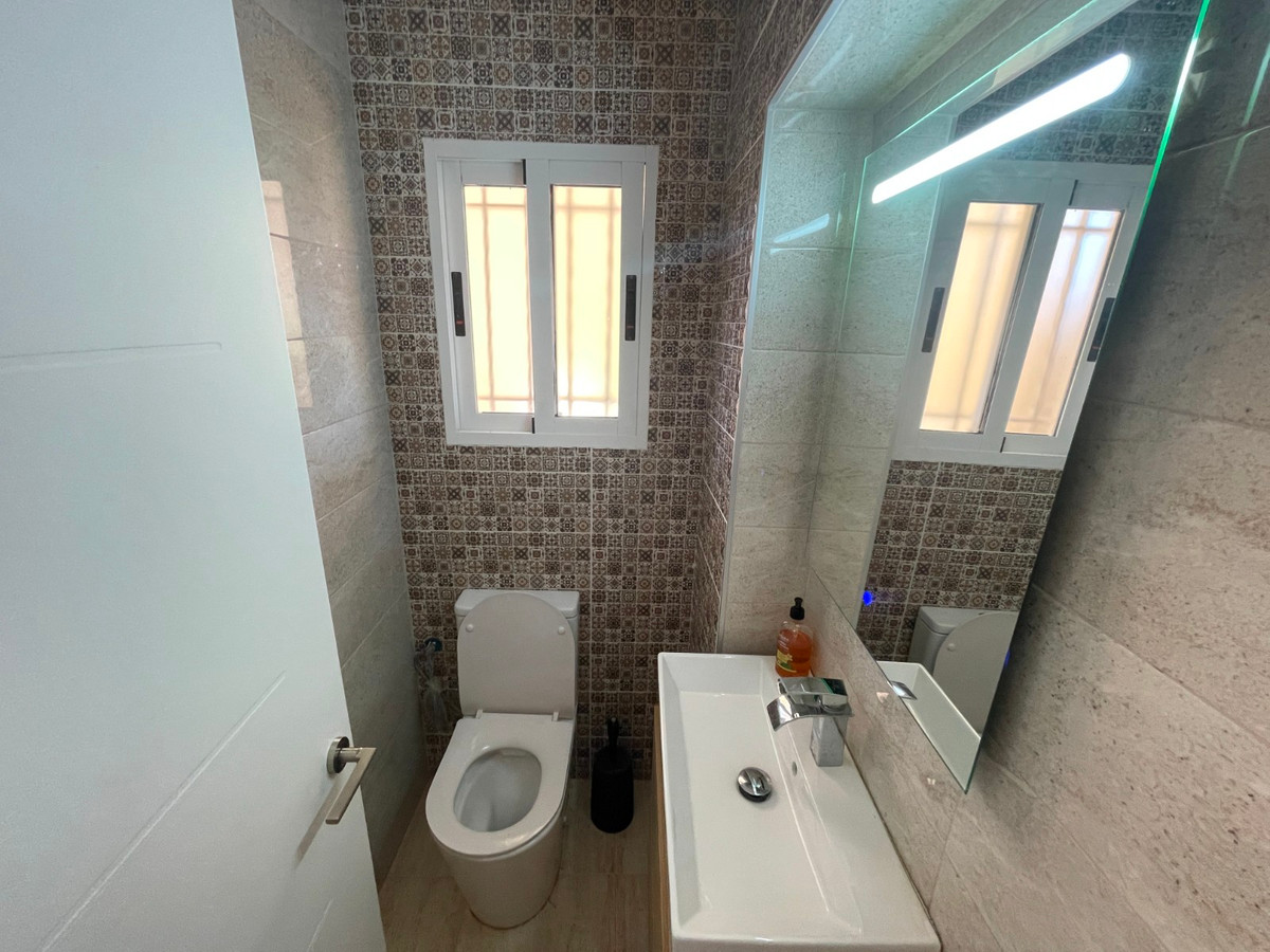 For sale - 4 Bedroom 3 Bathroom House - Detached Villa in Guardamar del Segura - Guardamar del Segura Centro  - Alicante