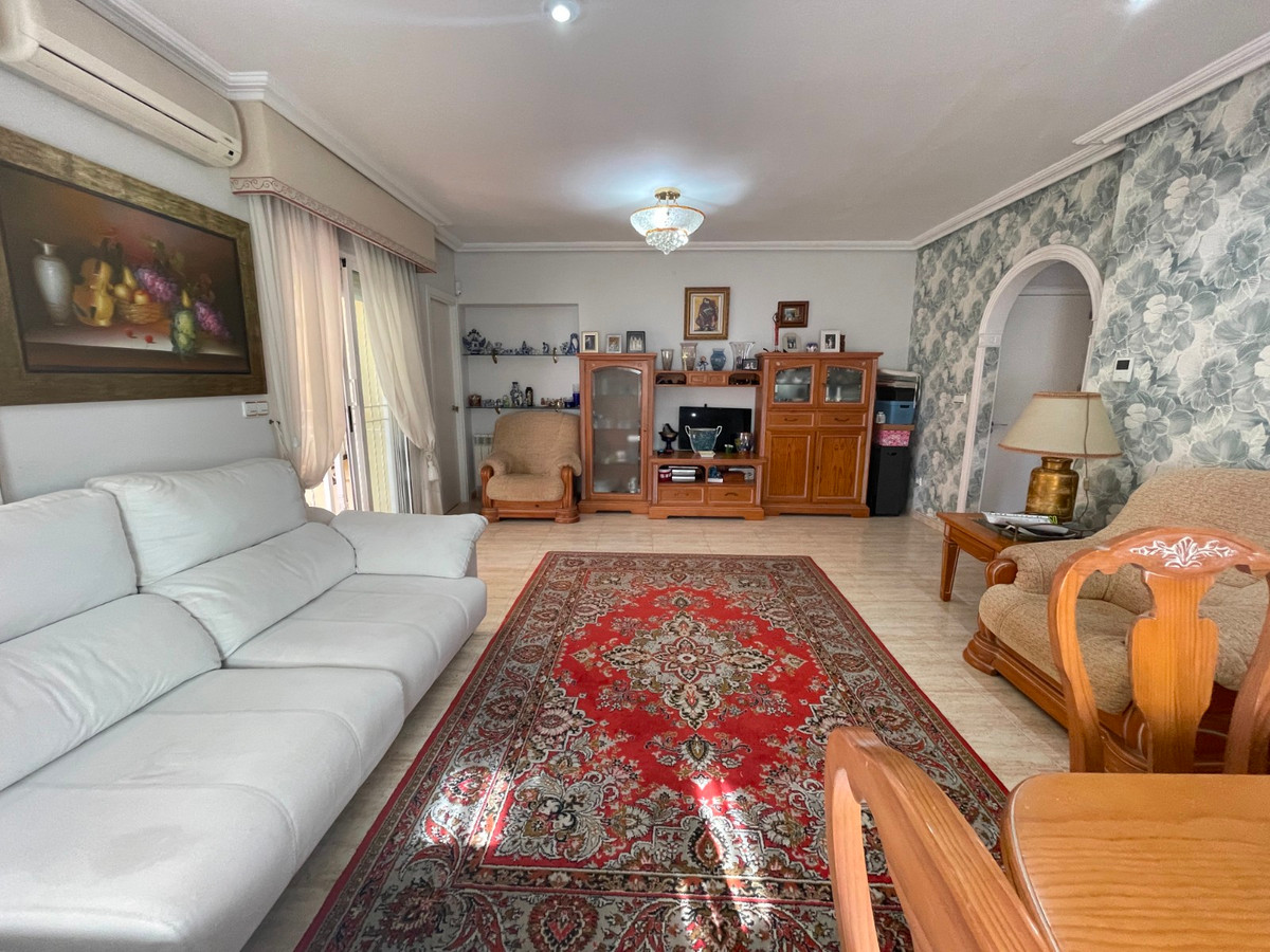 For sale - 4 Bedroom 3 Bathroom House - Detached Villa in Guardamar del Segura - Guardamar del Segura Centro  - Alicante