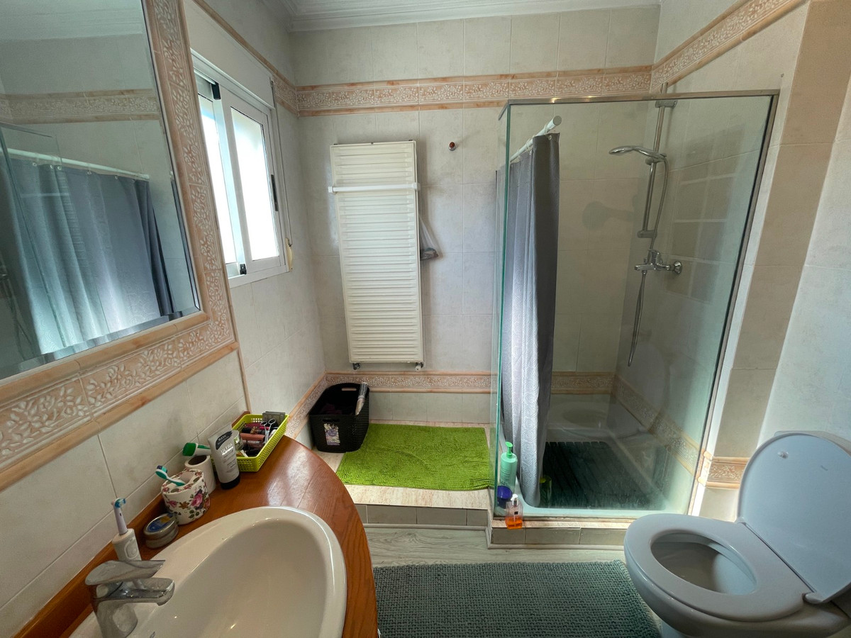 For sale - 4 Bedroom 3 Bathroom House - Detached Villa in Guardamar del Segura - Guardamar del Segura Centro  - Alicante