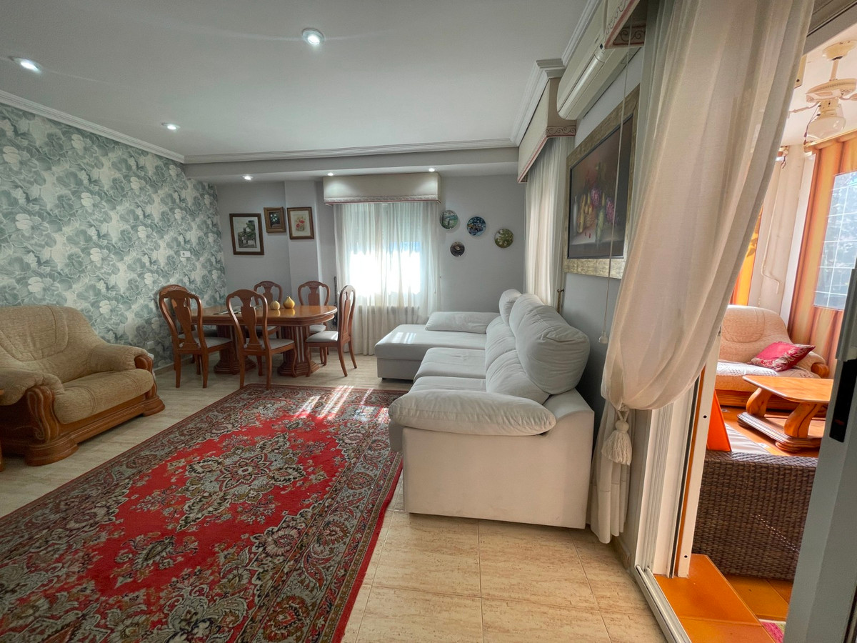 For sale - 4 Bedroom 3 Bathroom House - Detached Villa in Guardamar del Segura - Guardamar del Segura Centro  - Alicante