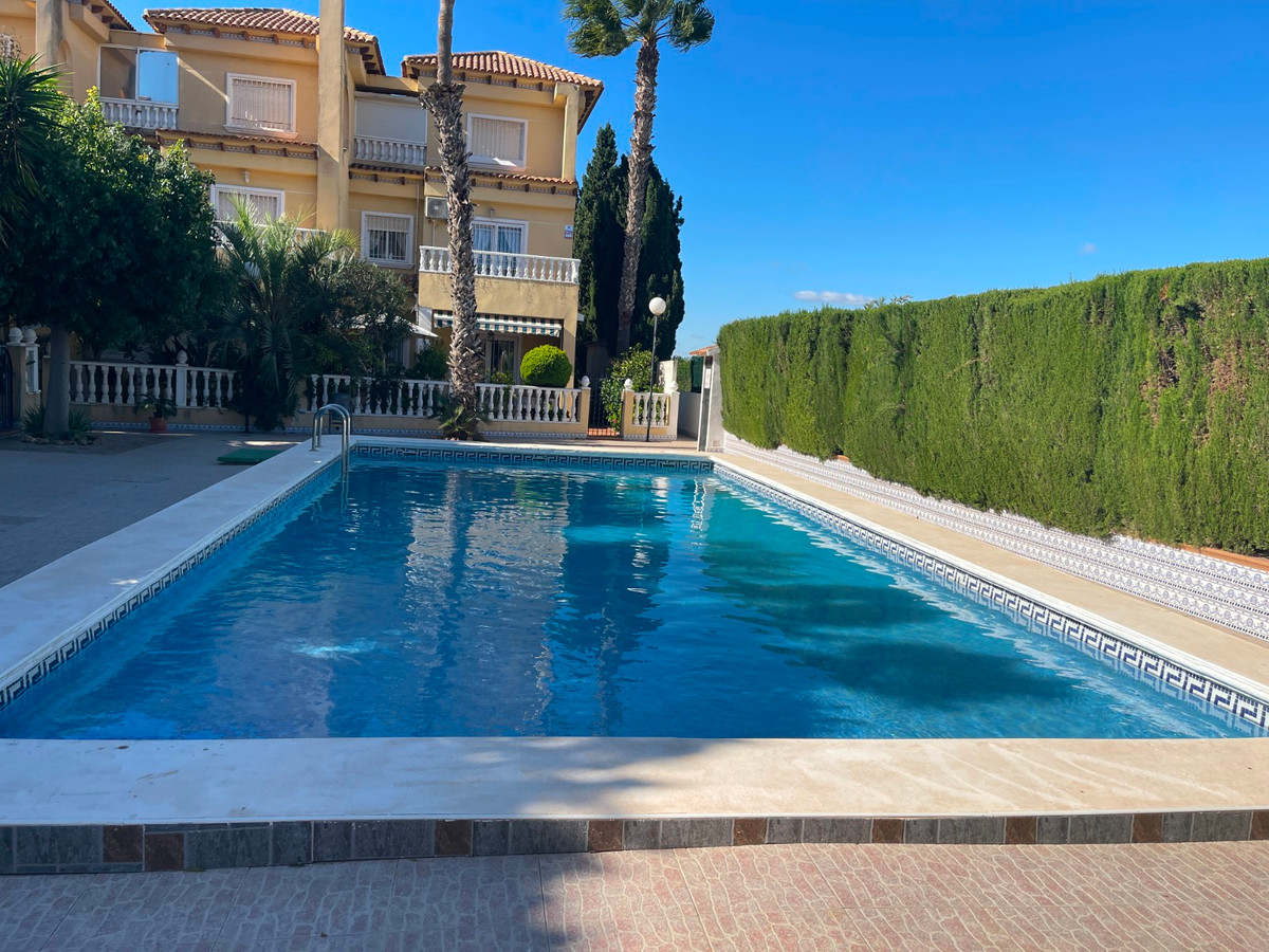 For sale - 4 Bedroom 3 Bathroom House - Detached Villa in Guardamar del Segura - Guardamar del Segura Centro  - Alicante