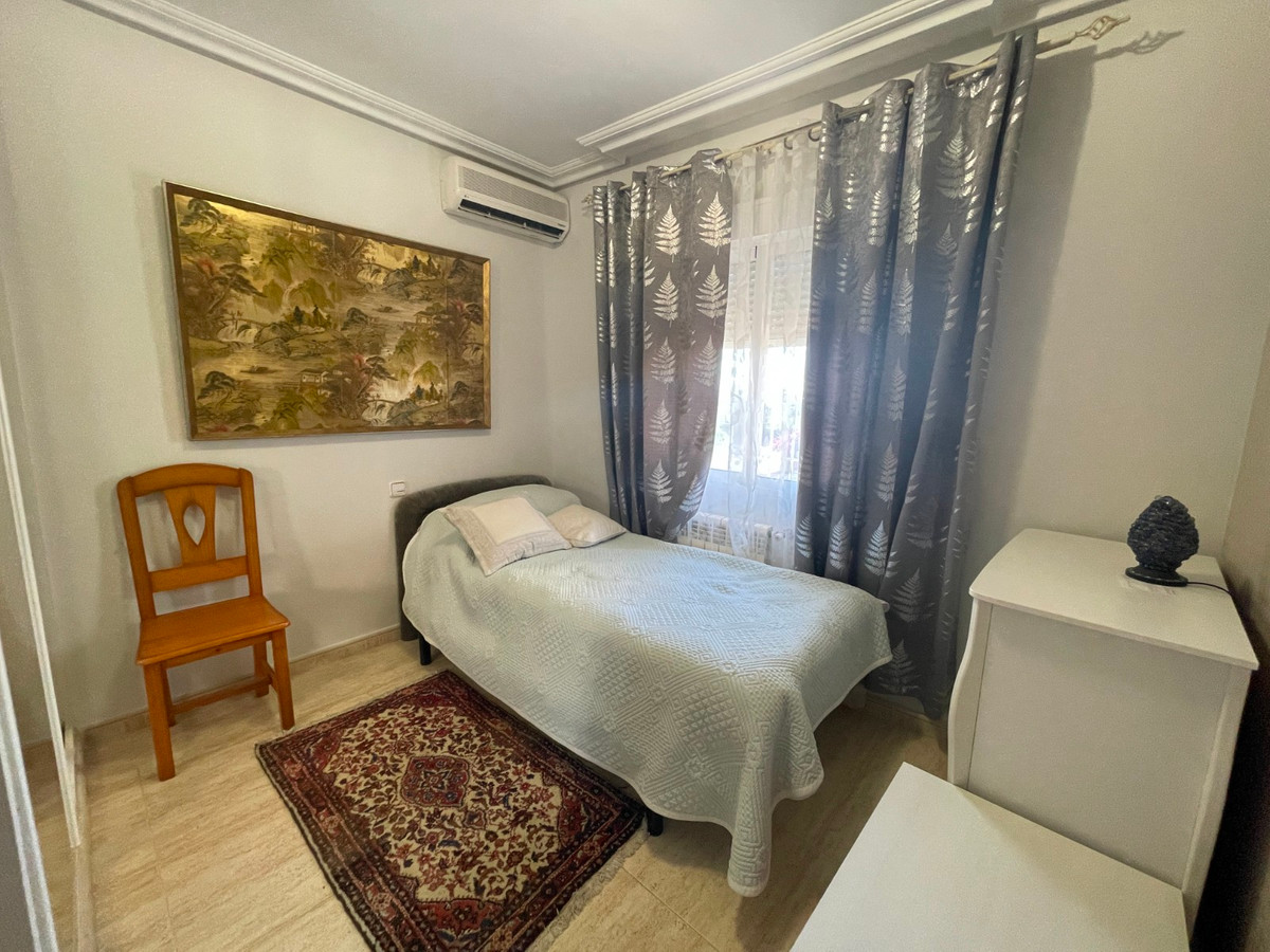 For sale - 4 Bedroom 3 Bathroom House - Detached Villa in Guardamar del Segura - Guardamar del Segura Centro  - Alicante