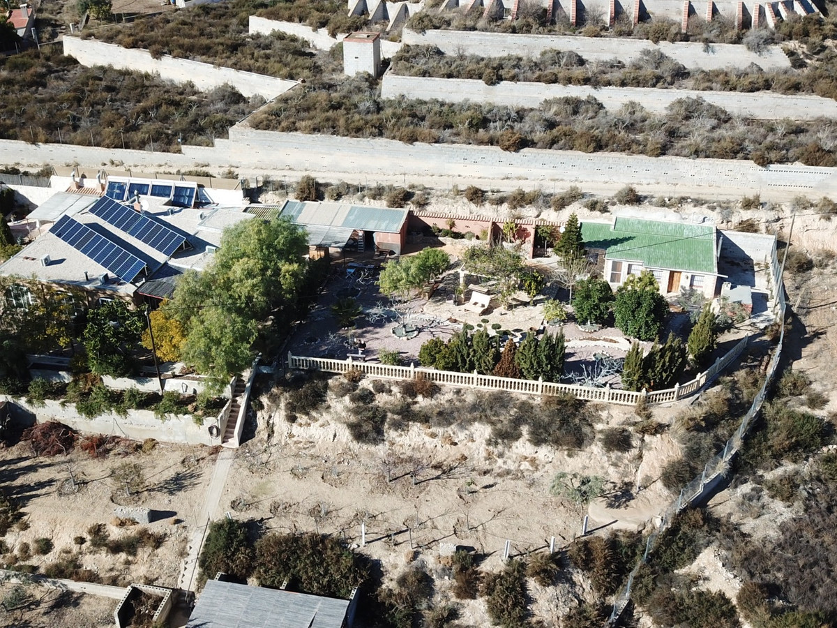 For sale - 5 Bedroom 4 Bathroom House - Finca - Cortijo in Crevillente - Crevillent - Crevillente - Crevillent Centro  - Alicante