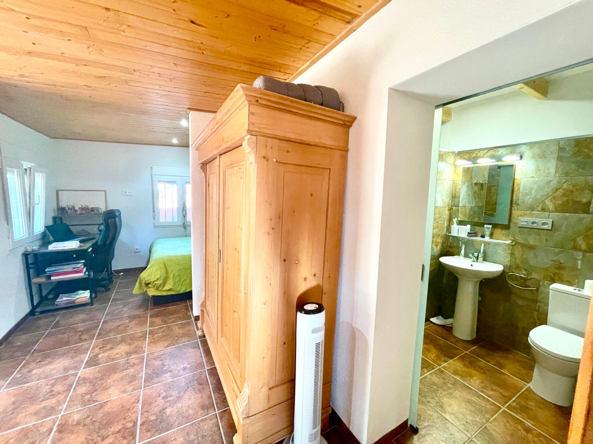 For sale - 5 Bedroom 4 Bathroom Finca in Crevillente  - Crevillente - Crevillent Centro  - Alicante