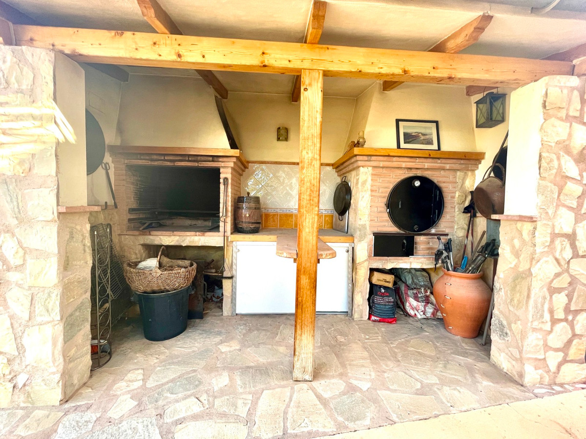 For sale - 5 Bedroom 4 Bathroom Finca in Crevillente  - Crevillente - Crevillent Centro  - Alicante