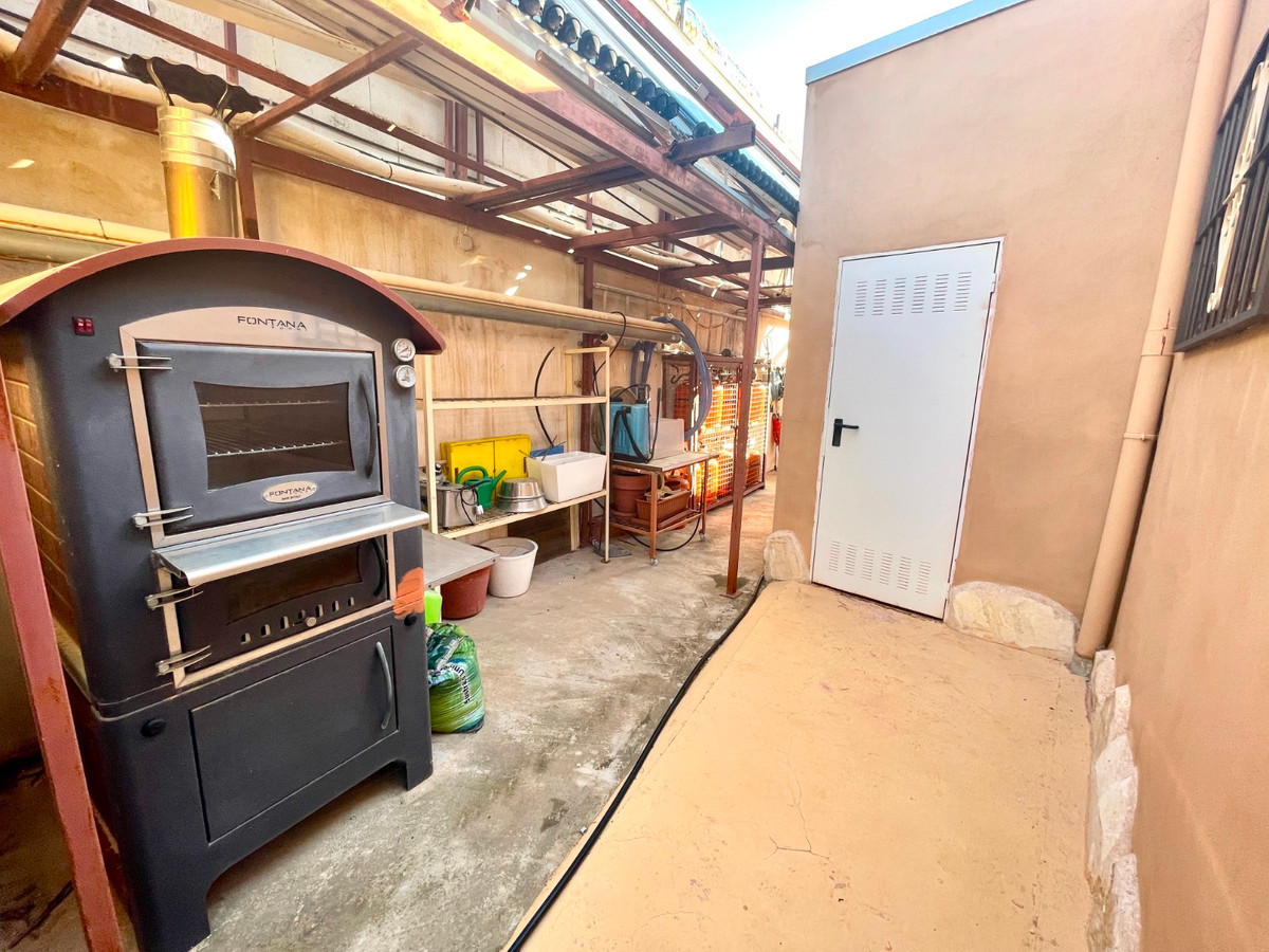 For sale - 5 Bedroom 4 Bathroom Finca in Crevillente  - Crevillente - Crevillent Centro  - Alicante