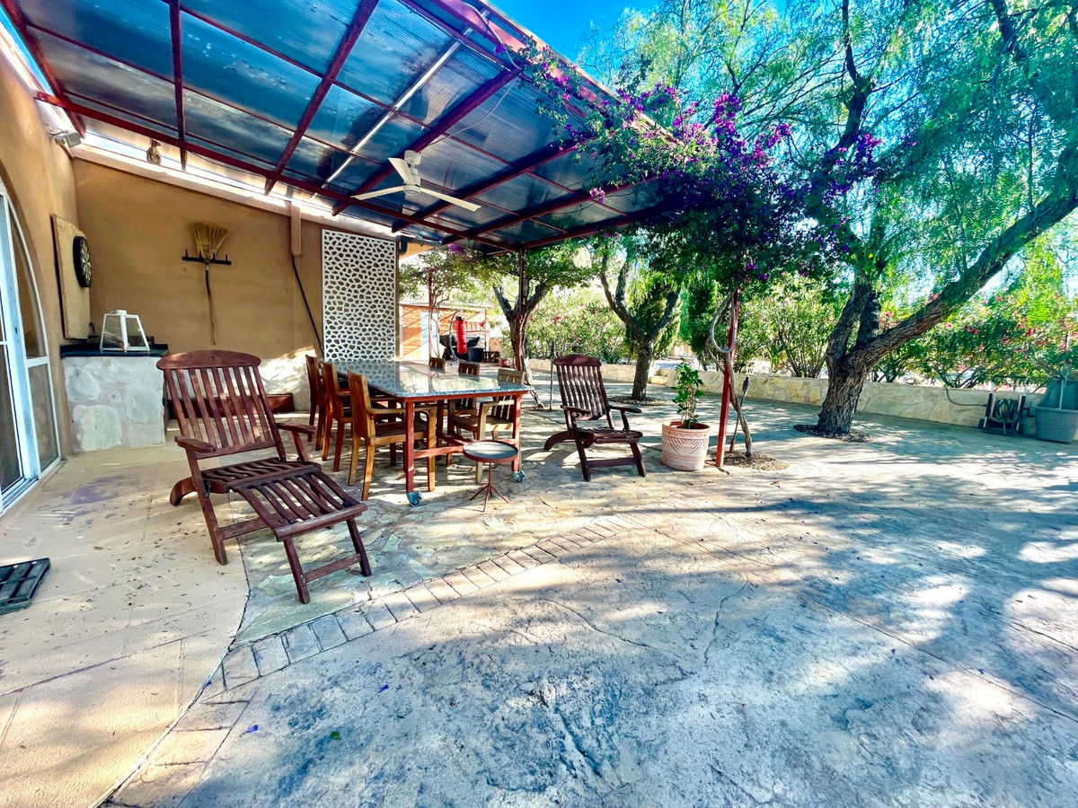 For sale - 5 Bedroom 4 Bathroom Finca in Crevillente  - Crevillente - Crevillent Centro  - Alicante