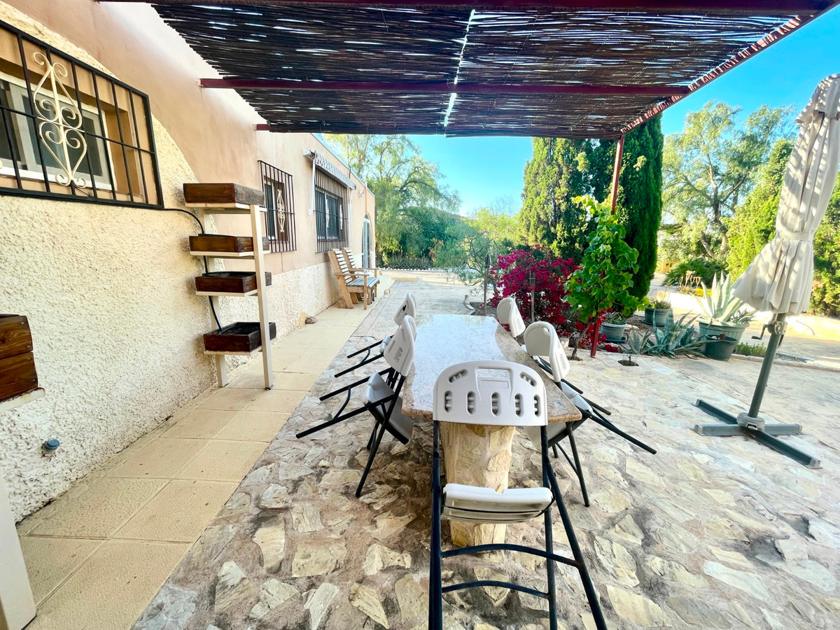 For sale - 5 Bedroom 4 Bathroom Finca in Crevillente  - Crevillente - Crevillent Centro  - Alicante
