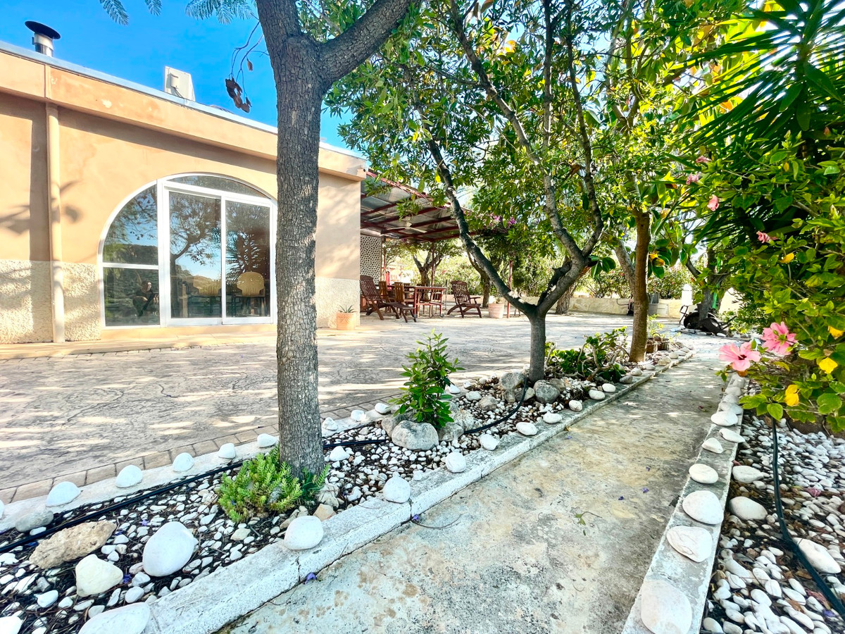 For sale - 5 Bedroom 4 Bathroom Finca in Crevillente  - Crevillente - Crevillent Centro  - Alicante