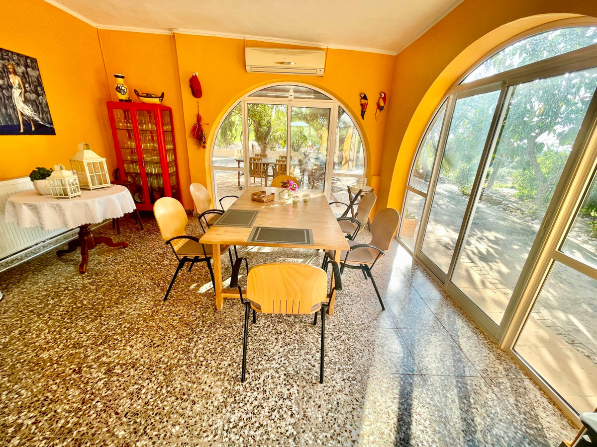 For sale - 5 Bedroom 4 Bathroom Finca in Crevillente  - Crevillente - Crevillent Centro  - Alicante