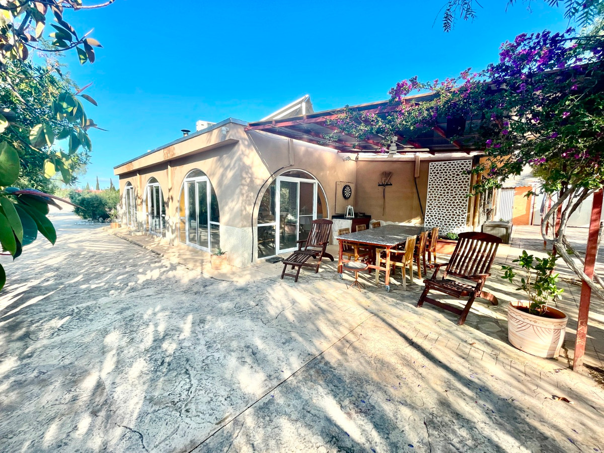 For sale - 5 Bedroom 4 Bathroom Finca in Crevillente  - Crevillente - Crevillent Centro  - Alicante