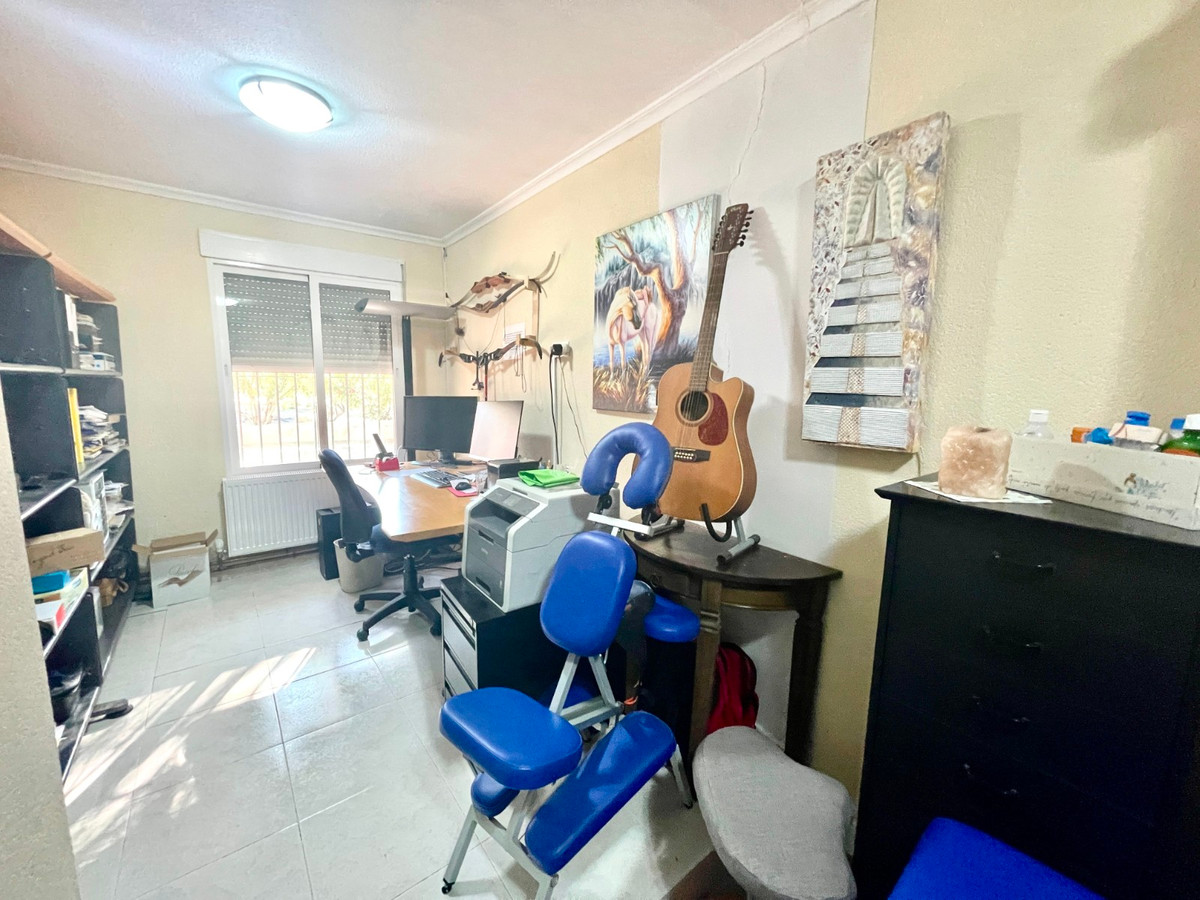 For sale - 5 Bedroom 4 Bathroom Finca in Crevillente  - Crevillente - Crevillent Centro  - Alicante