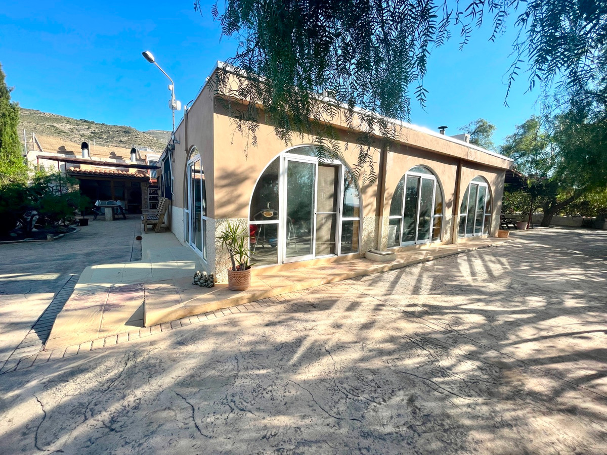 For sale - 5 Bedroom 4 Bathroom Finca in Crevillente  - Crevillente - Crevillent Centro  - Alicante