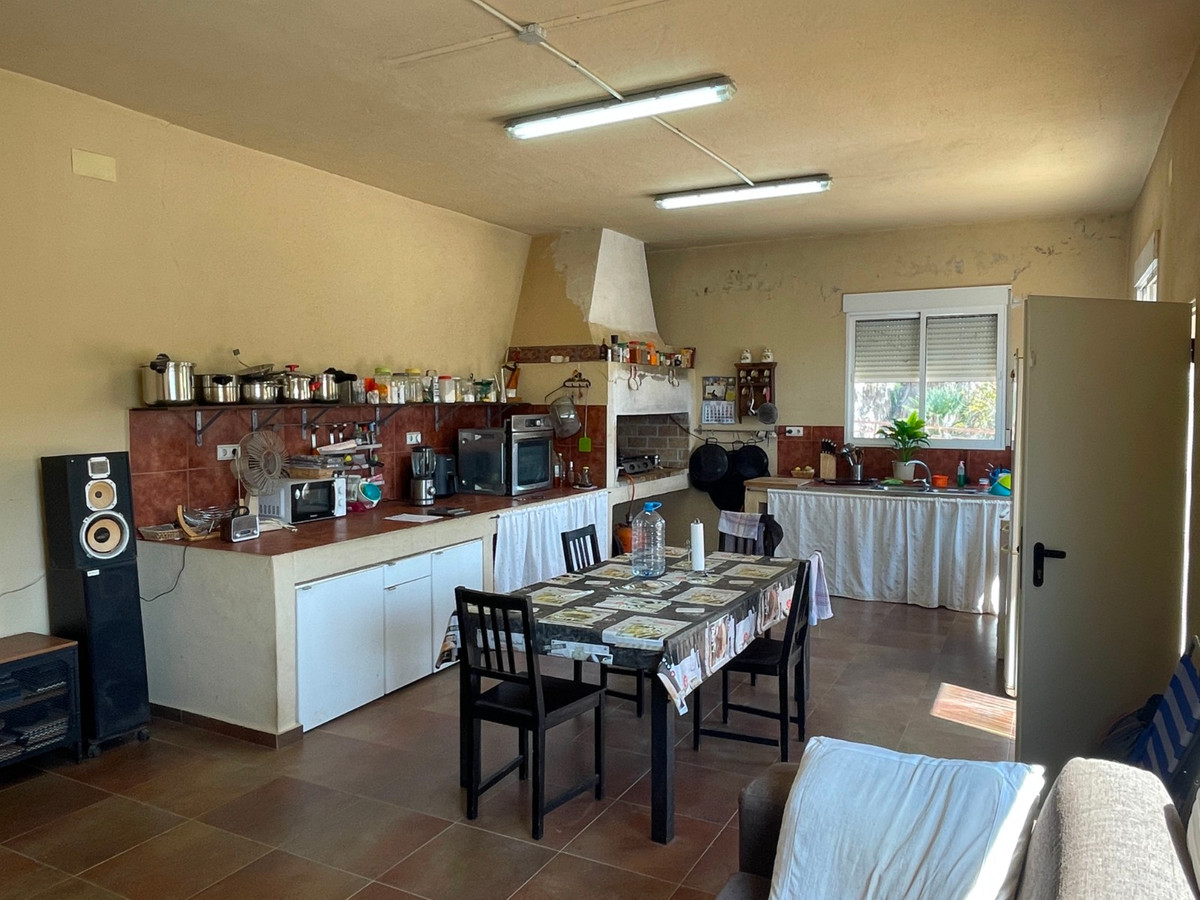 For sale - 4 Bedroom 2 Bathroom House - Detached Villa in Crevillente - Crevillent - Crevillente - Crevillent Centro  - Alicante