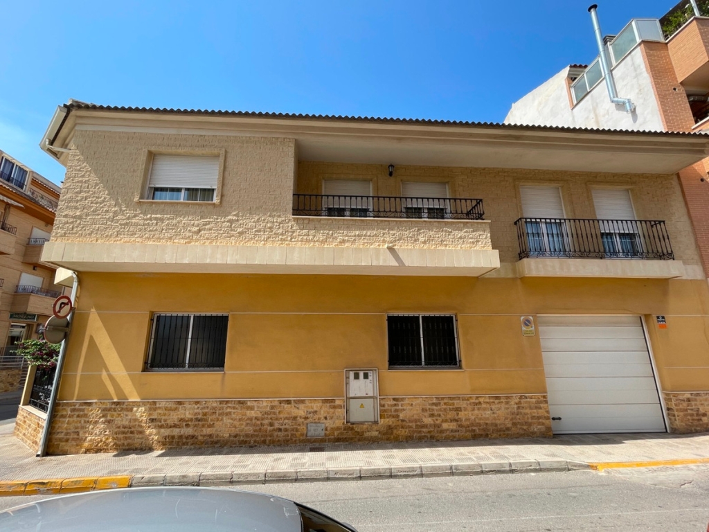 5 Bedroom 3 Bathroom House - Townhouse in Formentera del Segura