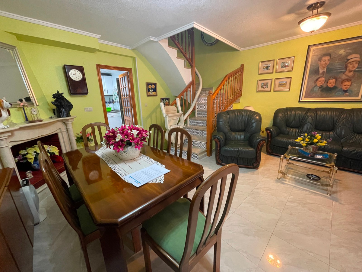 For sale - 5 Bedroom 2 Bathroom House - Townhouse in Guardamar del Segura - Guardamar del Segura Centro  - Alicante
