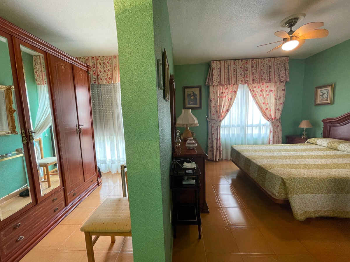 For sale - 5 Bedroom 2 Bathroom House - Townhouse in Guardamar del Segura - Guardamar del Segura Centro  - Alicante