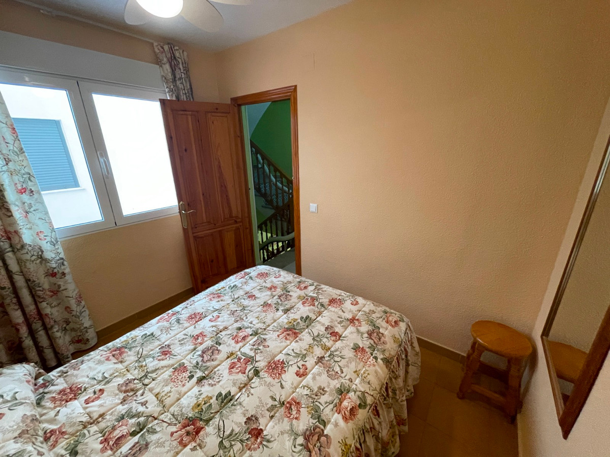 For sale - 5 Bedroom 2 Bathroom House - Townhouse in Guardamar del Segura - Guardamar del Segura Centro  - Alicante