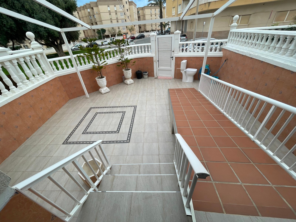 For sale - 5 Bedroom 2 Bathroom House - Townhouse in Guardamar del Segura - Guardamar del Segura Centro  - Alicante