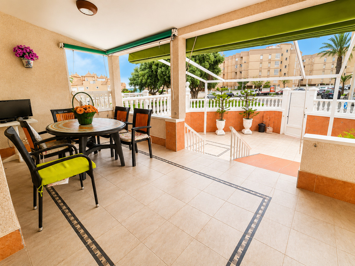 For sale - 5 Bedroom 2 Bathroom House - Townhouse in Guardamar del Segura - Guardamar del Segura Centro  - Alicante