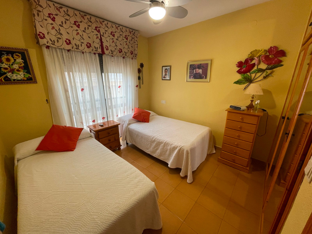 For sale - 5 Bedroom 2 Bathroom House - Townhouse in Guardamar del Segura - Guardamar del Segura Centro  - Alicante